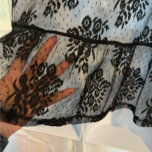 NWT Lane Bryant Lace Peplum Top or Overpiece. Black. Flutter Skeeves. Size 26/28 - Picture 7 of 9